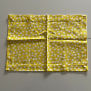 Gelb gepunktetes Tischset von Linen & More
