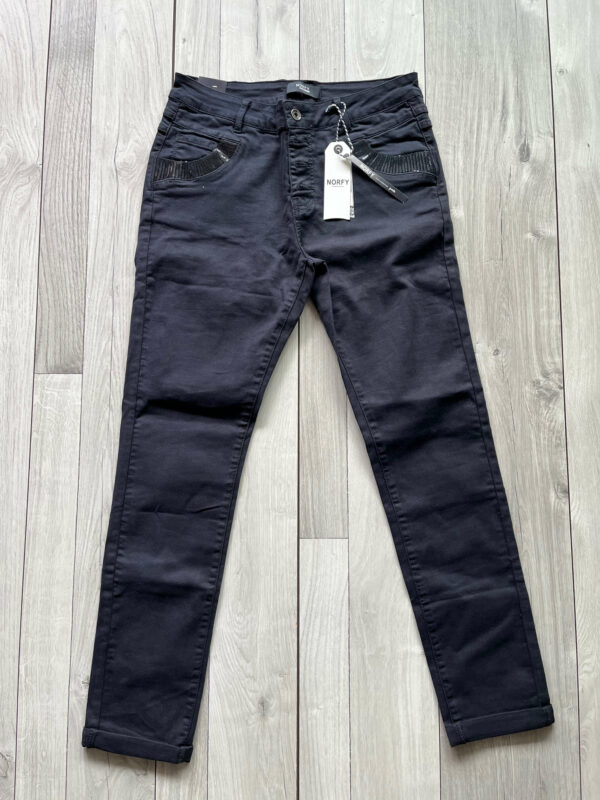 Coole Norfy Jeans mit Pailletten, in Größe 40